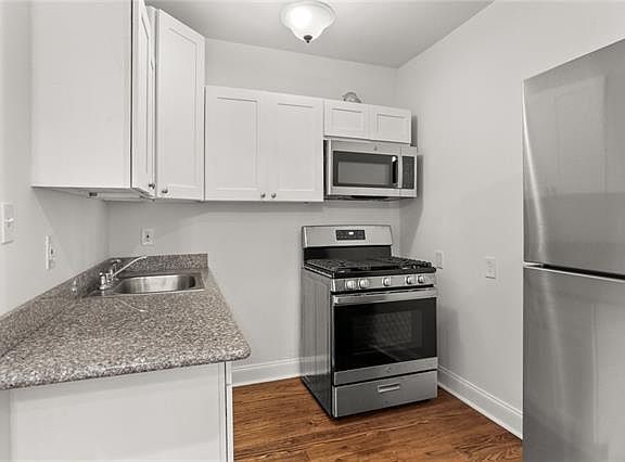 5th image of 801 Austerlitz St APT B