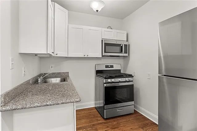 801 Austerlitz St #B — Photo 5
