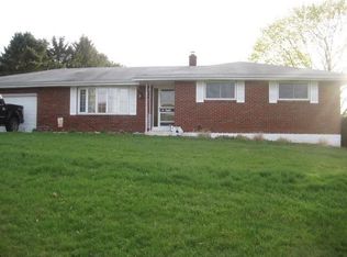 10 Dad Burnhams Rd, Pine Grove, PA 17963