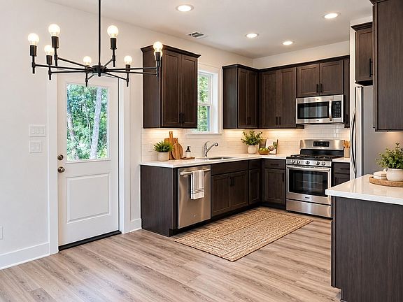 4th image of 111 Sharon Ln