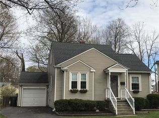 172 Highland Dr, Williamsville, NY 14221