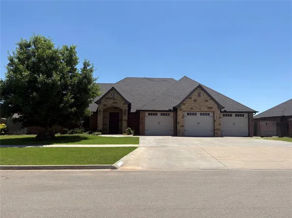 2212 Club House Dr, Weatherford, OK 73096