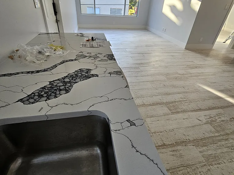 Fabulous sleep patterned counter tops.