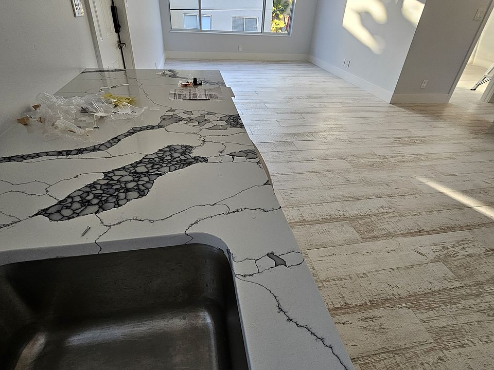 Fabulous sleep patterned counter tops.