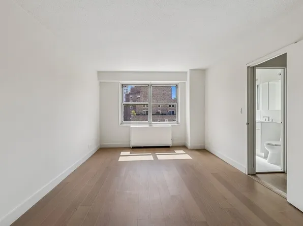 1520 York Avenue image 9 of 19