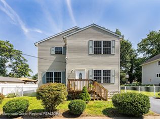 20 Shoreland Ter, Middletown, NJ 07748