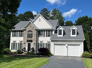 8 Lakewind Ln, Stafford, VA 22554