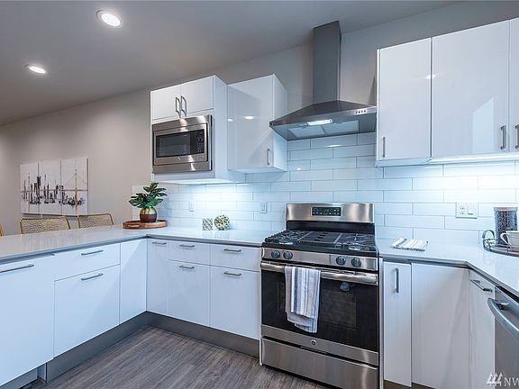 3rd image of 22853 SE 5th Ct