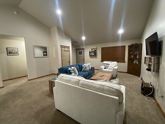 5th image of 207 Prairie Grass Ct APT D