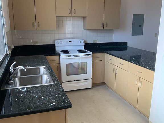 5th image of 3145 Castle St #F