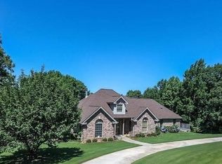 450 Bell Point Rd, Laceys Spring, AL 35754