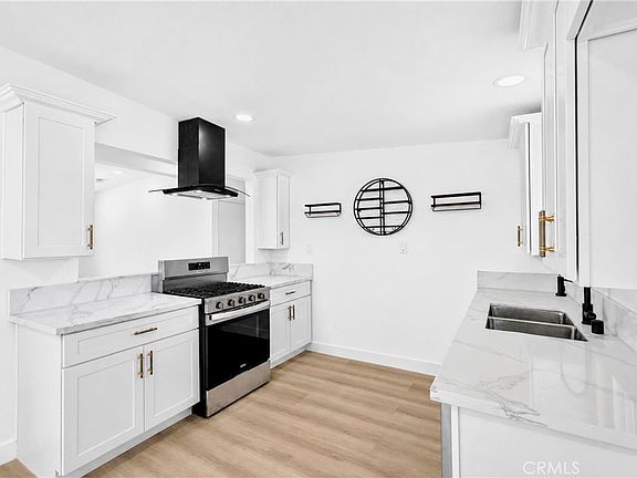 4th image of 15842 Malpais Ln