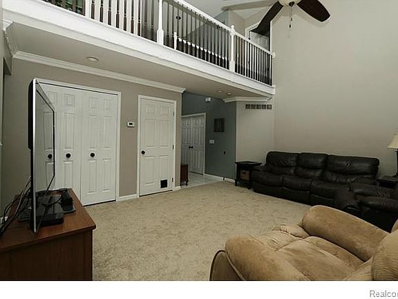 4th image of 30727 Thistle Ave