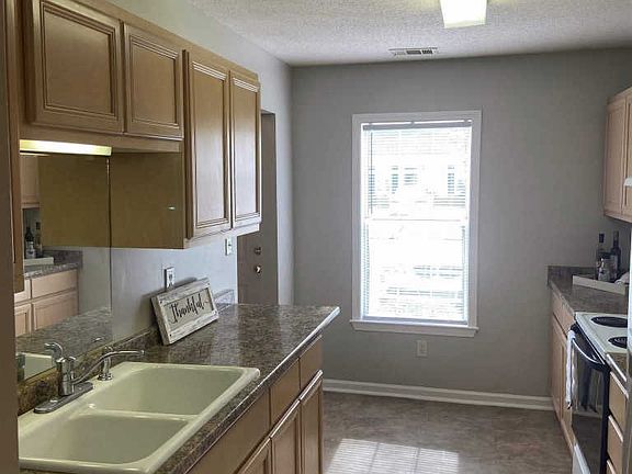 5th image of 134 Heritage Village Ln