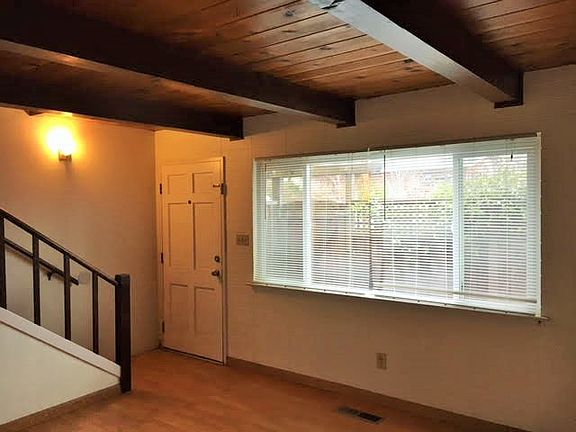 5th image of 1141 Oak Ave