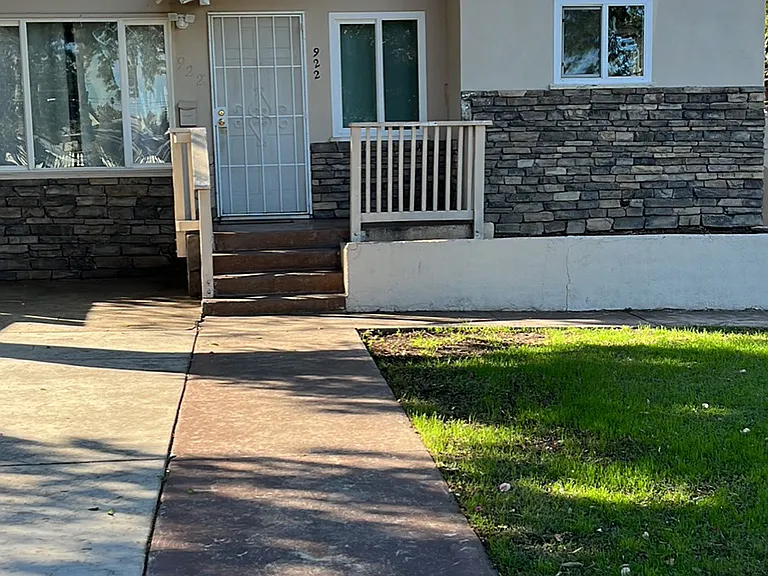 922 W Grand Blvd — Photo 1