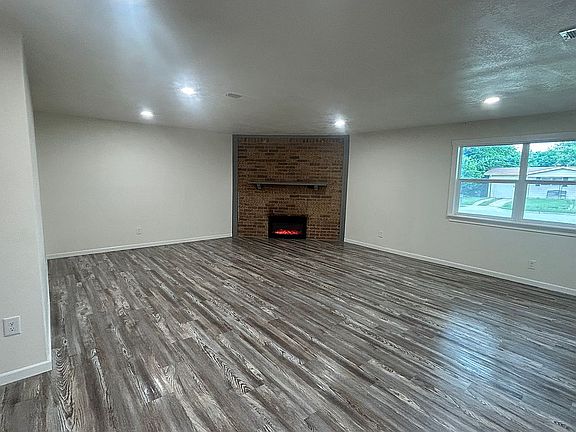 4th image of 3910 Cynthia Ln