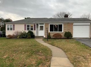 360 Magnolia St, Cranston, RI 02910
