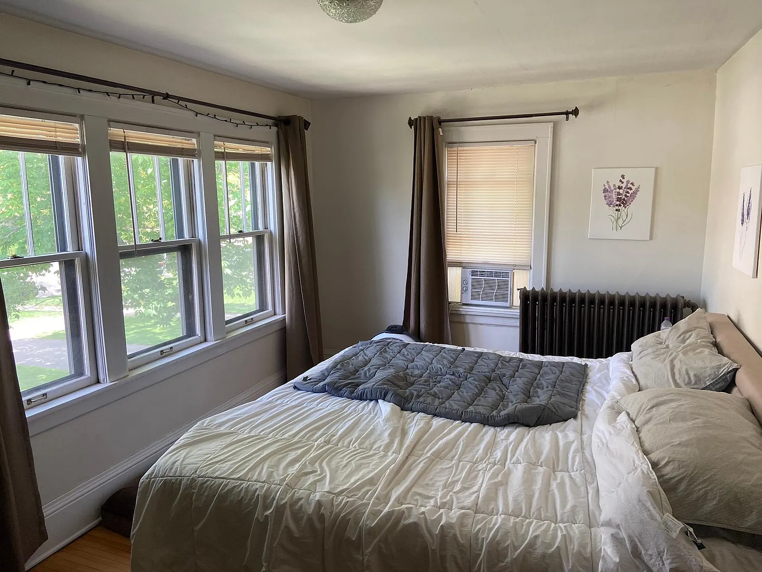3 bed, 1200 sqft, $2,400 — Photo 4