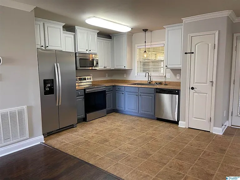 266 Village Springs Dr — Photo 15
