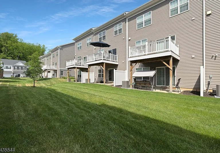 6 Martin Pl — Photo 46
