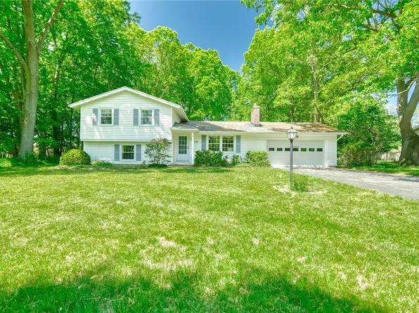 226 Dickinson Rd, Webster, NY 14580