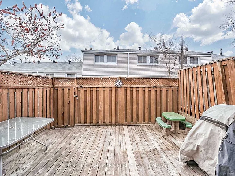 400 Mississauga Valley Blvd #20 — Photo 22