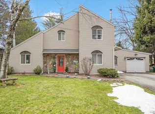 27 Brookland Farms Rd, Poughkeepsie, NY 12601