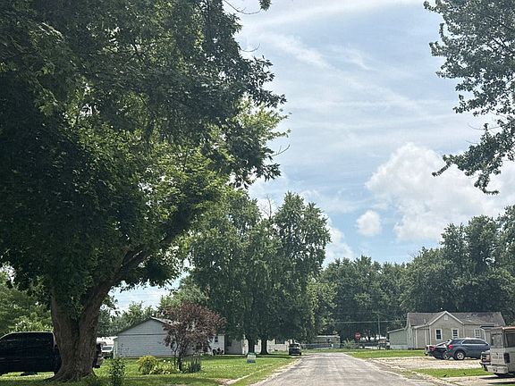 4th image of 214 Kennedy Ave