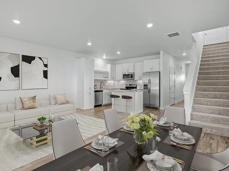 547 W Pickens Rd — Photo 4