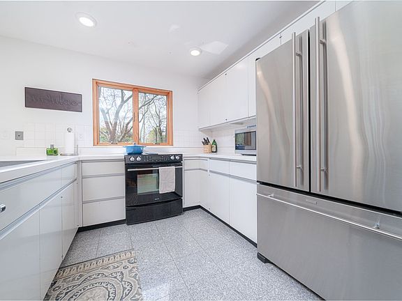 4th image of 5403 Blackthorn Dr