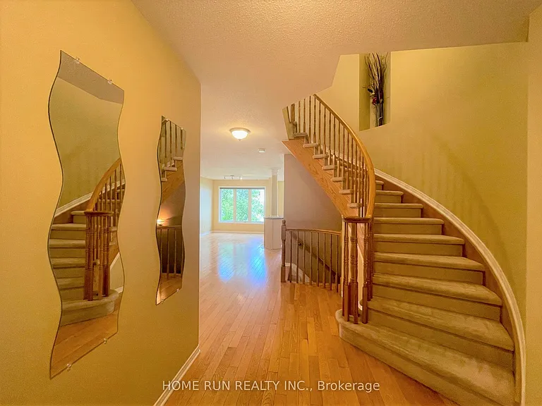 251 Meadowbreeze Dr — Photo 3