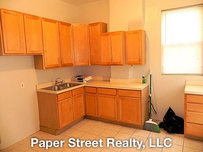1st image of 2817 W Congress Pkwy #1