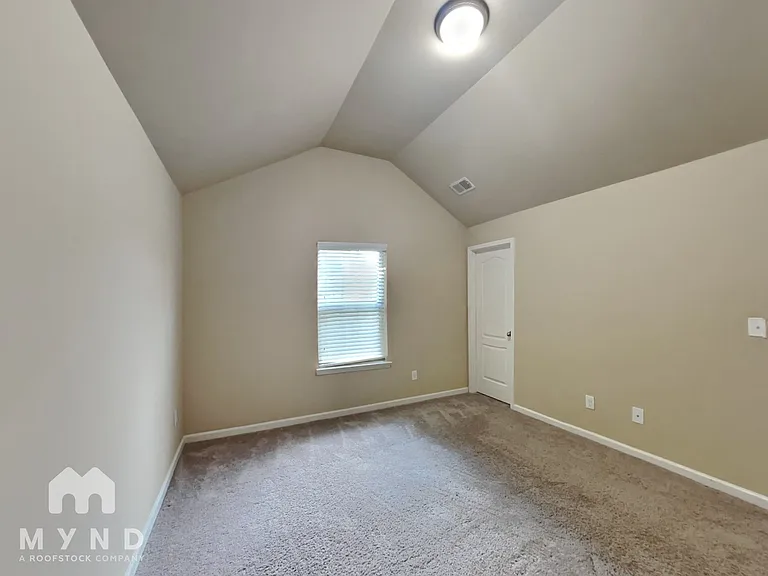 125 Tyre Dr — Photo 17