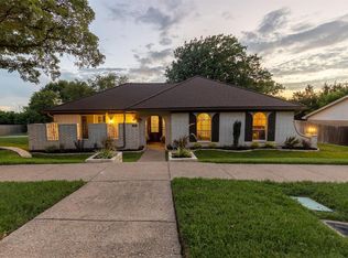 1816 Old Oak Dr, Arlington, TX 76012