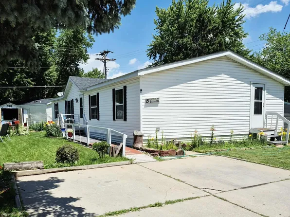 15 Capital Dr, Inver Grove Heights, MN 55076