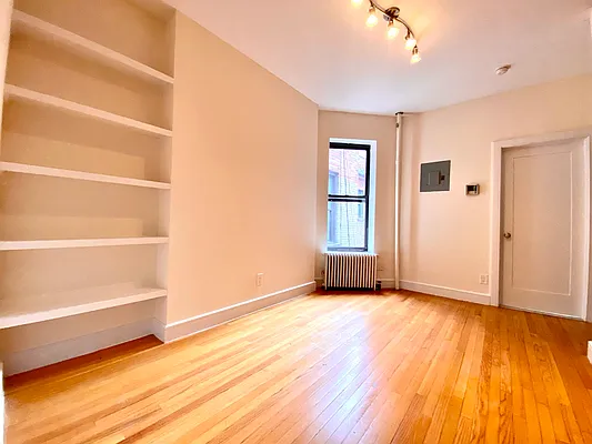 Rented by City & Suburban | media 21