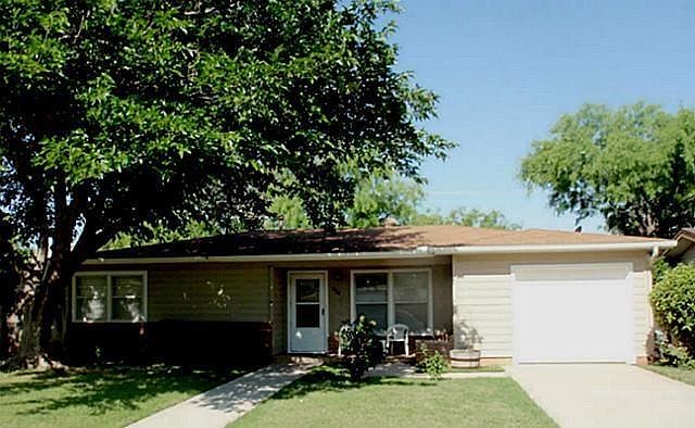 1st image of 634 Glenhaven Dr