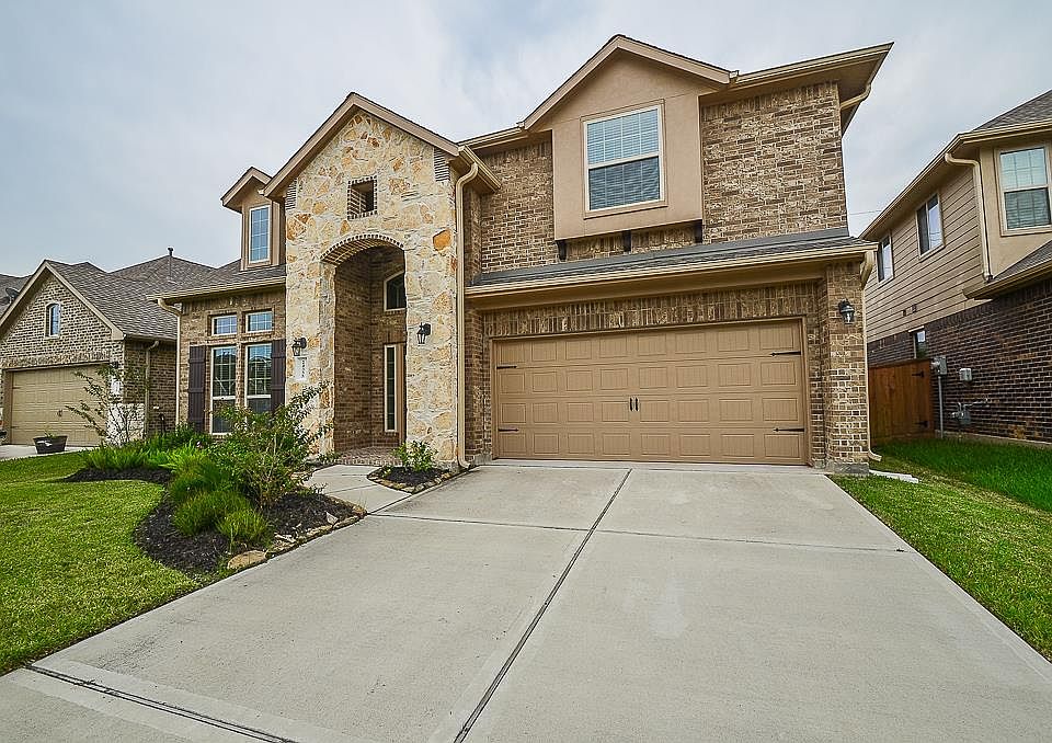 1st image of 24335 Piazza Dr