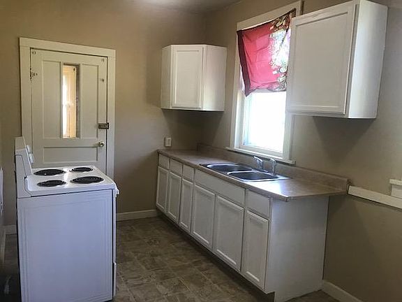 5th image of 525 Plum St