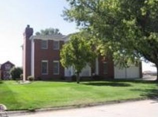 1203 Highland Dr, Hastings, NE 68901