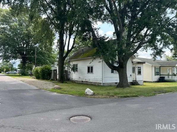 824 N Wabash Ave, Hartford City, IN 47348