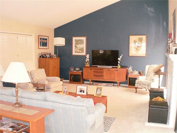 3rd image of 4469 Foxenwood Ln