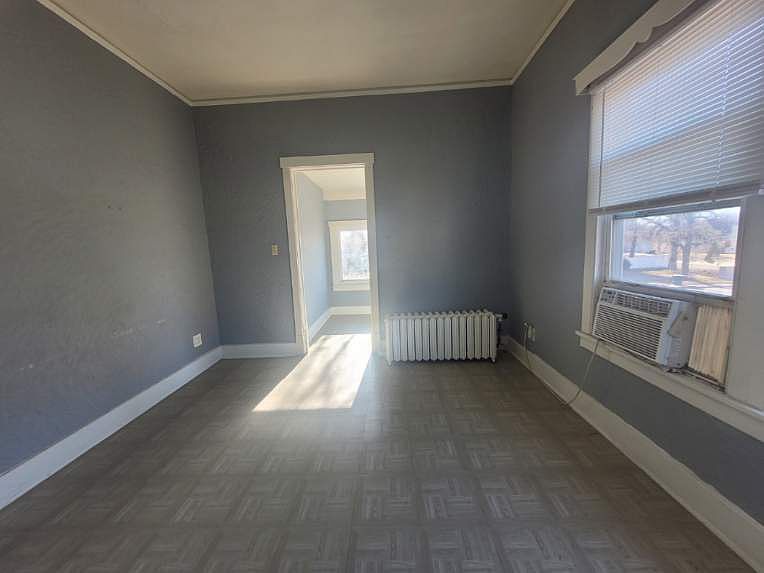 2nd image of 710 W 1st St #11314513