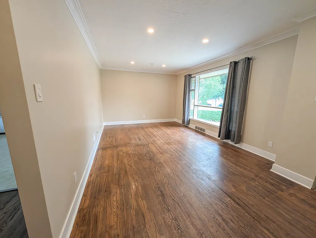37 Franklin Blvd — Photo 2