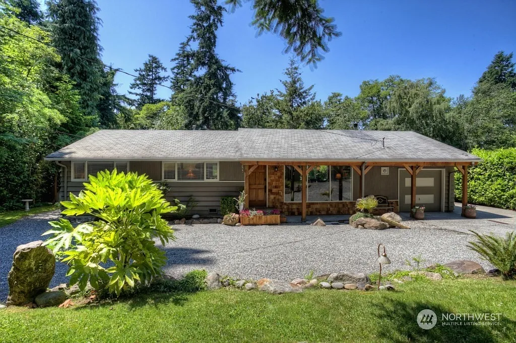 18935 Marine View Drive SW photo 1