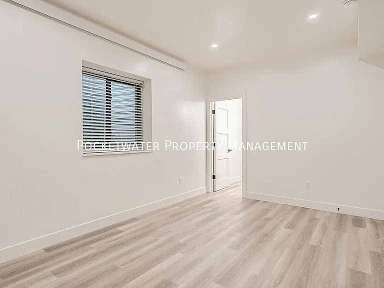 3595 Darley Ave — Photo 29