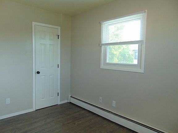 5th image of 2120 Van Deuren St #F