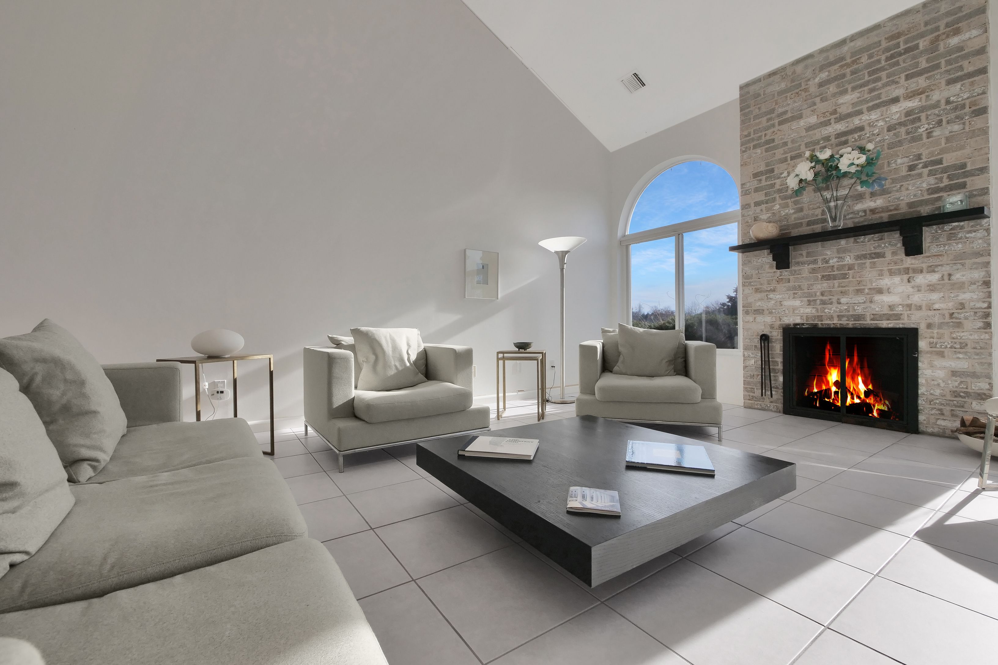 85 Saint Andrews Cir, Southampton, NY 11968 Out East