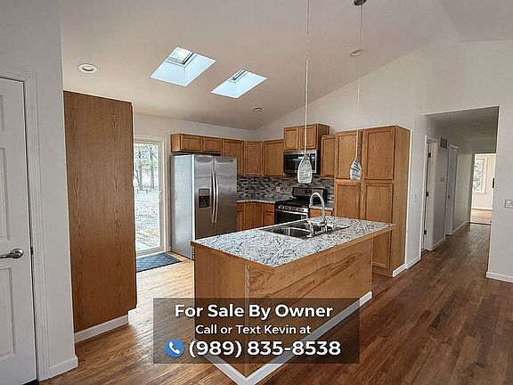 3rd image of 5668 N Hope Rd